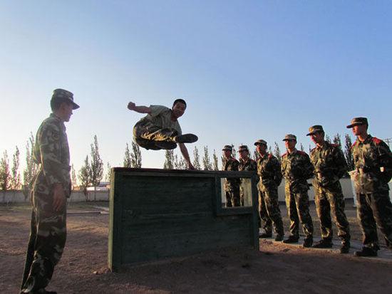 优中选优 武警鄂尔多斯支队精心选拔干部骨干
