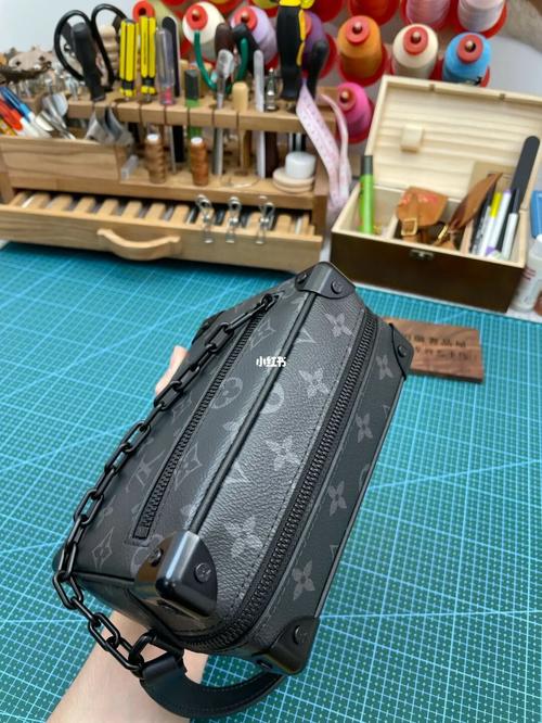 lv中古19mini soft trunk 黑色老花盒子包!