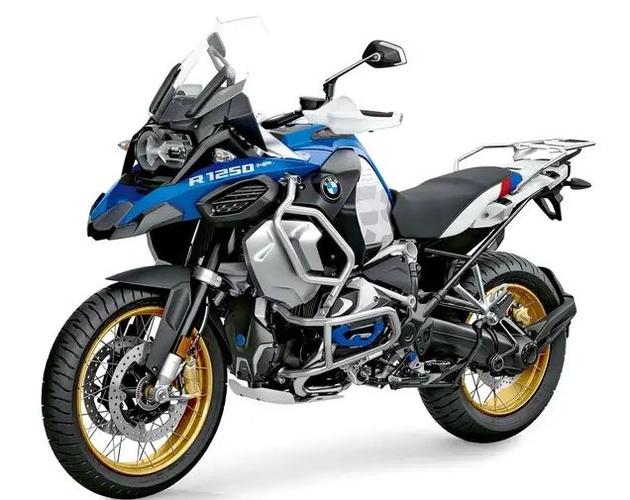 摩托车中的拉力车adv和旅行车gt,有什么不同?