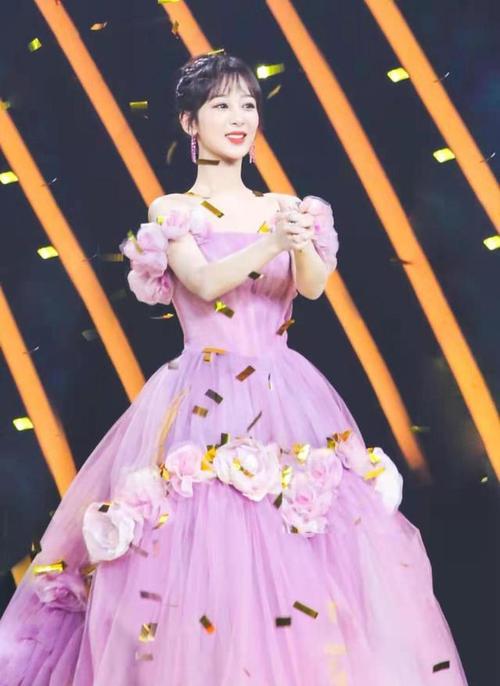 杨紫2021礼服合集,又瘦又美是小仙女没错了