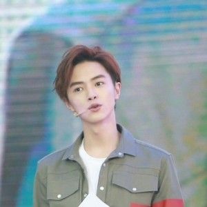 给官鸿九月最强应援
