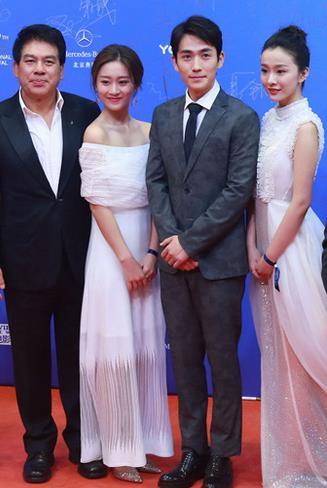 娱乐新闻 电影       电影《胡杨的夏天》讲述了摄影师胡杨(朱一龙饰)