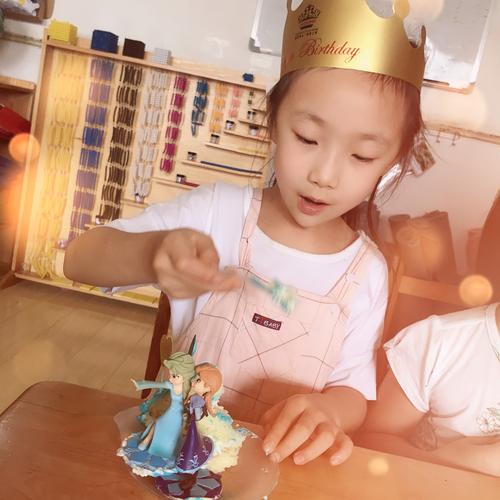 郭奕含小美女生日嗨皮