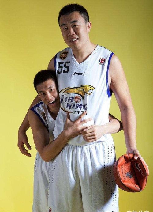 cba韩德君现状:姐姐曾辍学供他打球,如今拒千万年薪