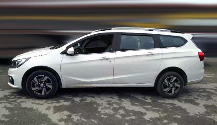 最近宝骏又推出310w加长旅行车型,这款车是以宝骏310为原型加长后备