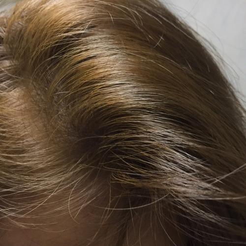 花王泡沫染发剂--焦糖棕色 这一瓶应该大家都挺熟悉的,应该很多妹子