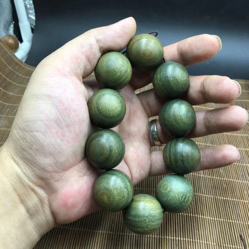 绿檀为什么不值钱这么便宜,绿檀手串戴着丢人吗