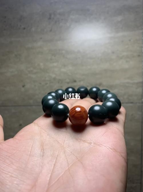 沙枣青籽料圆珠手串_手串_和田玉籽料_顶油_新疆和田玉籽料_时尚_配饰