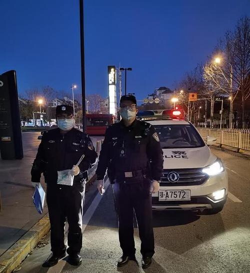 跨越长江爱心接力,武汉警察变身快递小哥为慈溪护士送