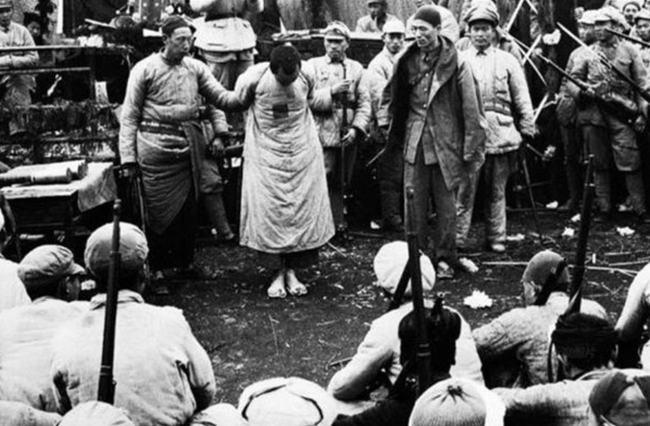 参军年龄最小的红军战士七岁揣着妈妈的小手枪带伤找到贺龙