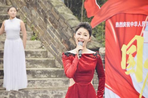青年歌手李晓婵最美中国放歌长城音乐会圆满落幕