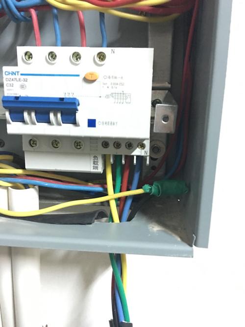 电工问题,接380电烤箱,看看线接的对不对?感觉烤箱温度不准,有电流声.