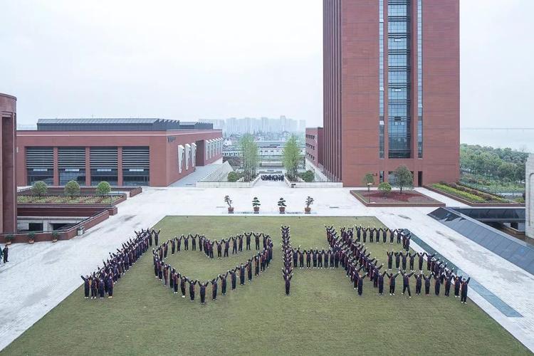 杭州高级中学钱江校区艺术特长生考什么内容