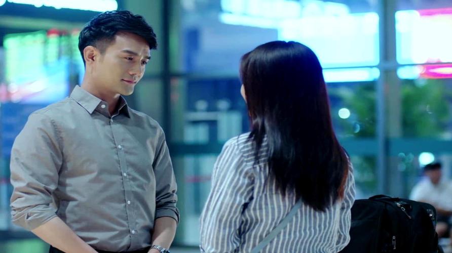 他来了请闭眼:王凯趁简瑶不注意,一把抱住了她,网友:心疼你了