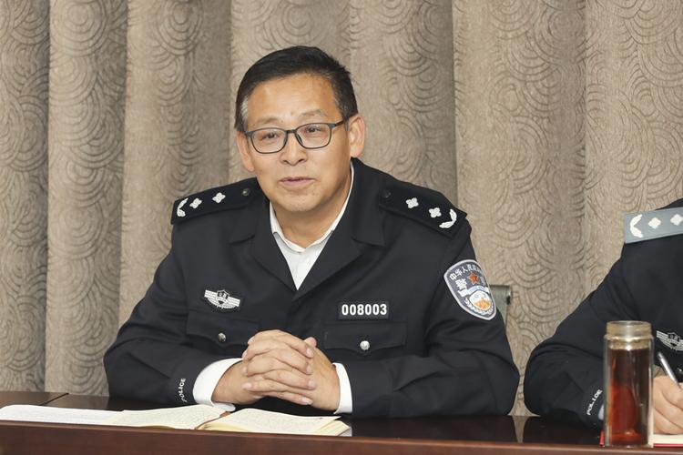 单大国副院长为声像系全体教师讲授主题教育专题党课