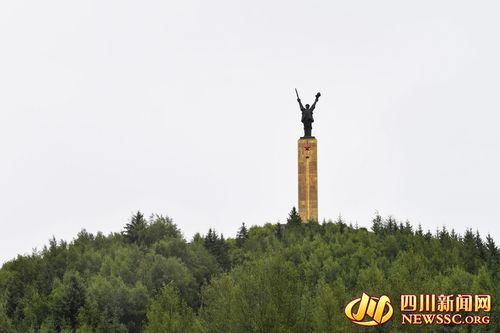 路主题采访活动特别报道为何将红军长征纪念碑碑园建在松潘县川主寺