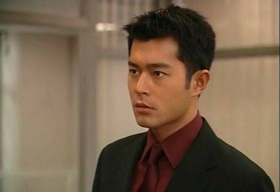 《刑事侦缉档案iv》里外表冷酷却内心善良的警察徐飞……古天乐的tvb