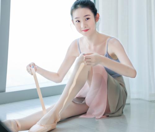 张艺凡的"初中照"有多美,无美颜下的颜值,这才叫做