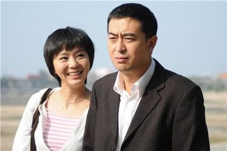 王一楠也是上海戏剧学院表演系的,19岁的时候,就开始拍戏了,话剧和