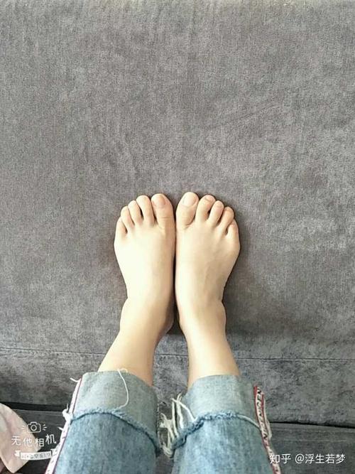 浪费时间,记得好几年前流行沙滩鞋到处买不着,因为沙滩鞋都36码起步的