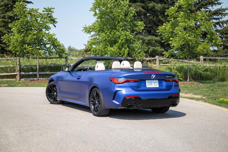 2021款宝马 4 系敞篷双门跑车:软顶更拉风