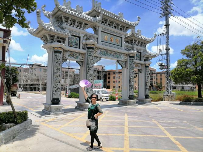 美丽乡村新貌和古朴乡风,构成了简朴村一幅靓丽的风景