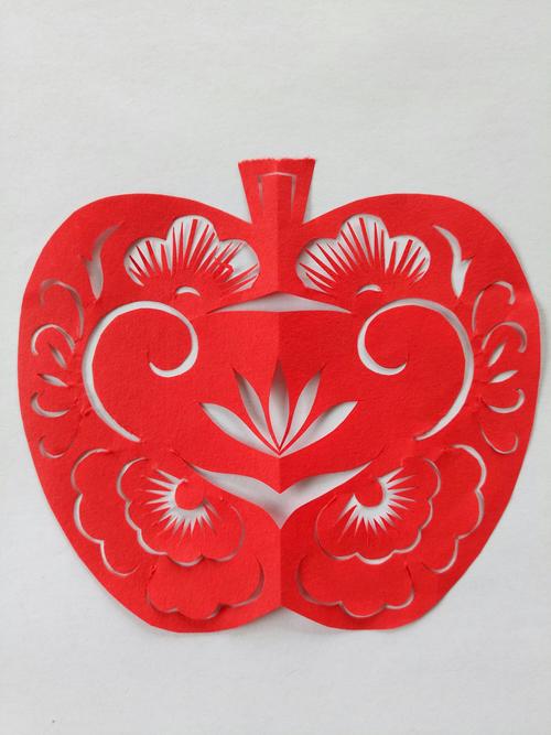 《万众一心》 宅家学剪纸 (17)苹果