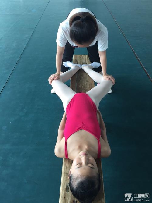 软功好 就是这么任性 软开度训练法图解教学 6招变身"