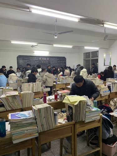 红安三中开学季收缴管制刀具