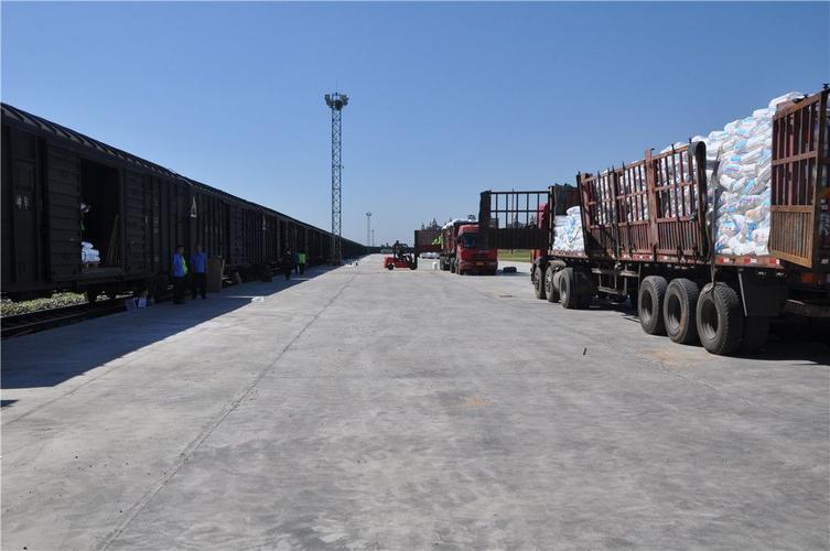 中铁十六局铁运公司包神铁路运营指挥部东胜南郊货场业务开通运营