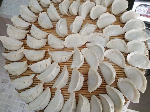 秋天用它包饺子,比韭菜香多了,又鲜又嫩,6毛钱一斤,好吃便宜