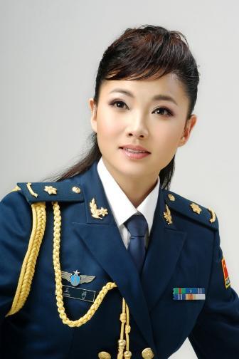 王莉的早年经历