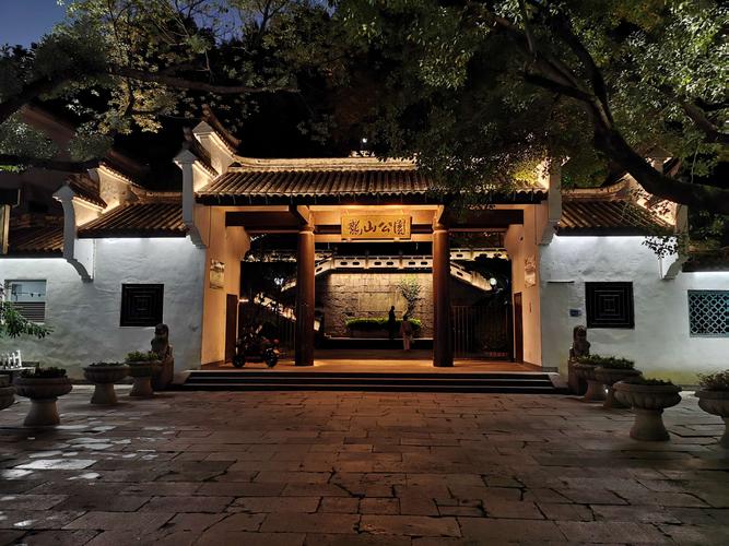 夜游姚江龙山公园