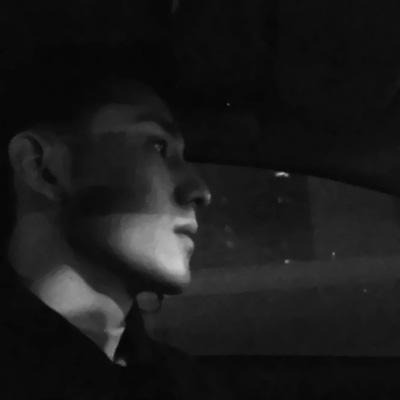 黑色霸气真人男生头像