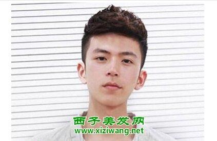 夏季男士短碎发发型的图片