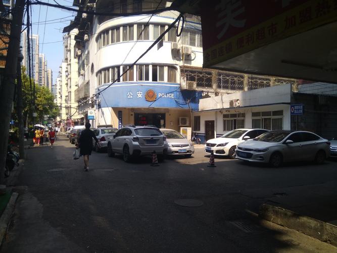 荣华街派出所,房屋拆迁了,经纬度倒没变过.