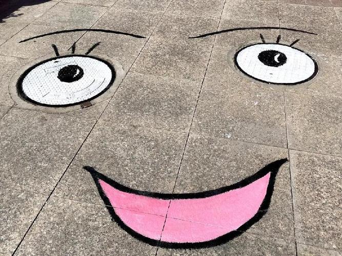 当井盖披上"涂鸦创意画",颜值逆袭,有木有?