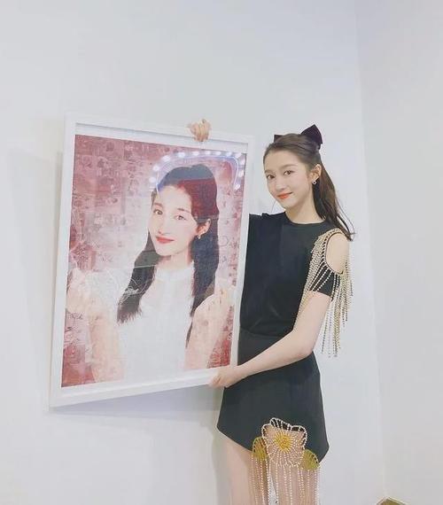 迪丽热巴与关晓彤撞衫不是瘦就能赢终于明白曲线的重要性