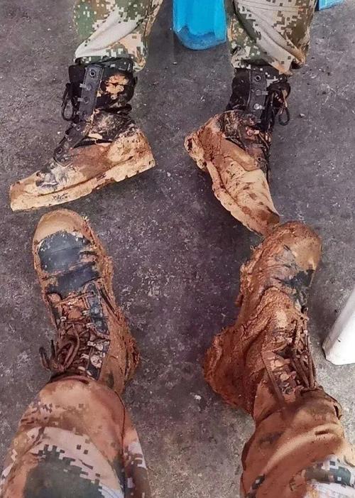 ""不辛苦!" "为人民奉献, 是我们最幸福的