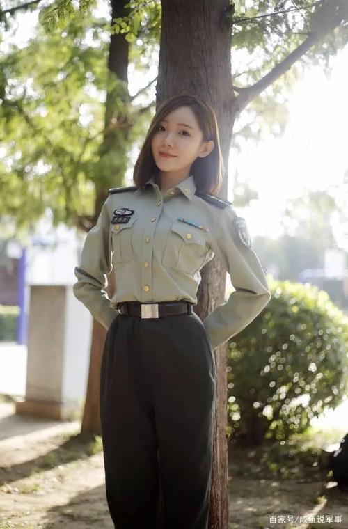 最美仪仗队女兵门佳慧,漂亮的小姐姐都去当兵了