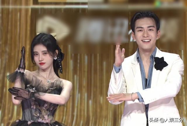 荧幕cp一起走红毯,躲过了鞠婧祎曾舜晞,却被刘亦菲陈晓甜到了