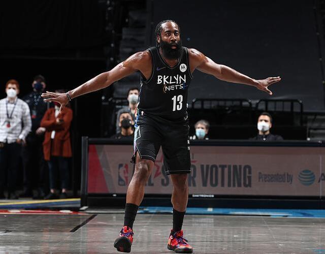 1亿排第三,哈登赚2.2亿排第二