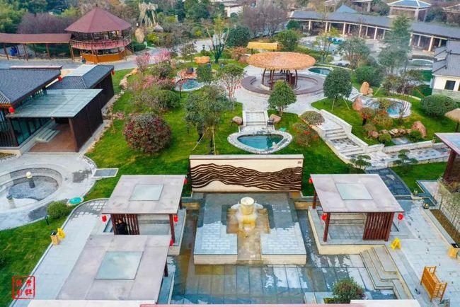 及五星级精品生态人文度假酒店, 突出温泉代表