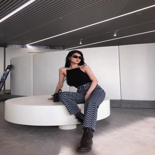 coolgirlgirls,richgirl ic街头coolgirl宽松直筒版型高腰包臀波浪纹水洗显高