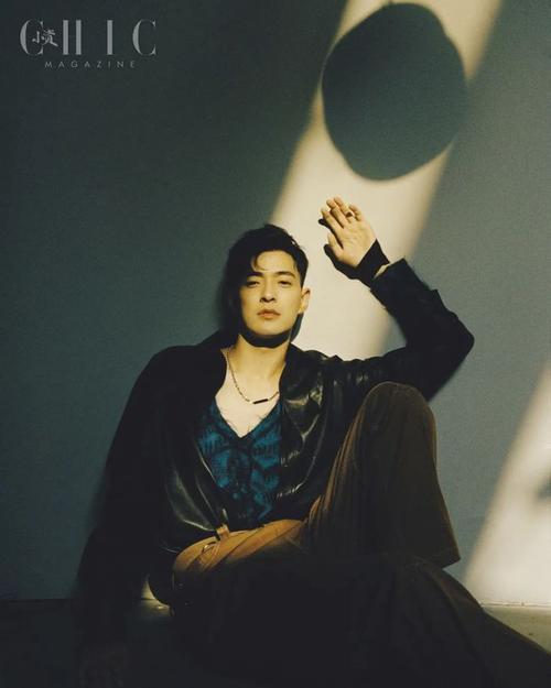 李铢衔james:光芒的尺度