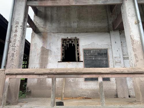 重庆 探秘一个深山里的废弃寺庙