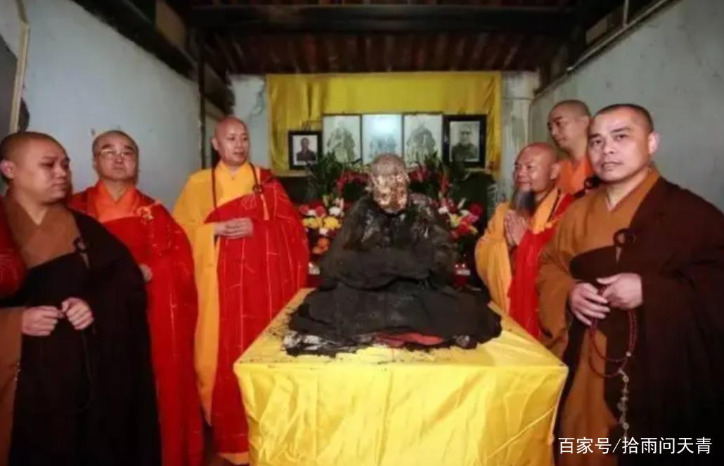 仁义师太:84岁圆寂后坐缸3年,终于修成正果,但已无女性特征