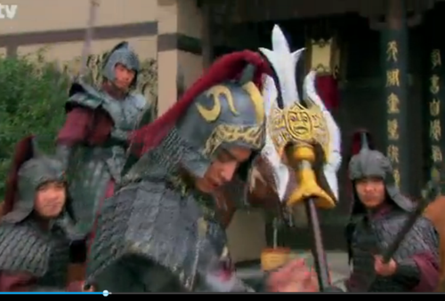 哪个是山寨的额,张睿把五钩神飞亮银枪扔给了侍卫,不是吧,神飞枪没