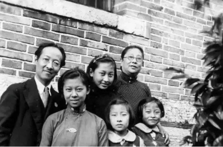 两人结婚后,因为赵元任到美国教书,杨步伟便跟着同去.