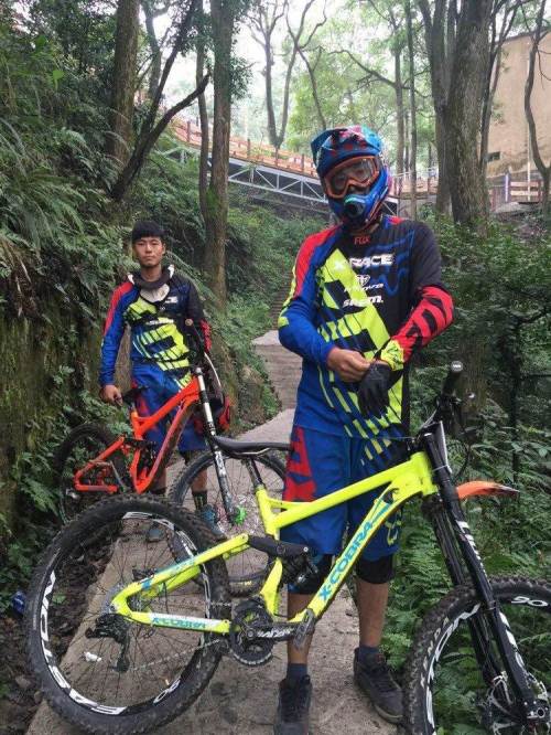 速降山地车软尾整车 性价比最高万元级别品质高